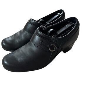Clarks Cushion Women’s Slip-On Black Leather Clog Bootie Size 7M